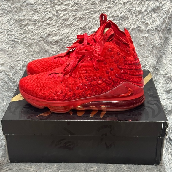 Red Lebron XVII, Men’s Size 12, ***LIKE NEW CONDITION*** - Picture 3 of 7